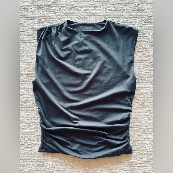 Abercrombie & Fitch Tops - Abercrombie & Fitch Charcoal Muscle Tee